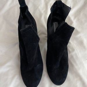 Black steve madden Rookie side cutout booties
